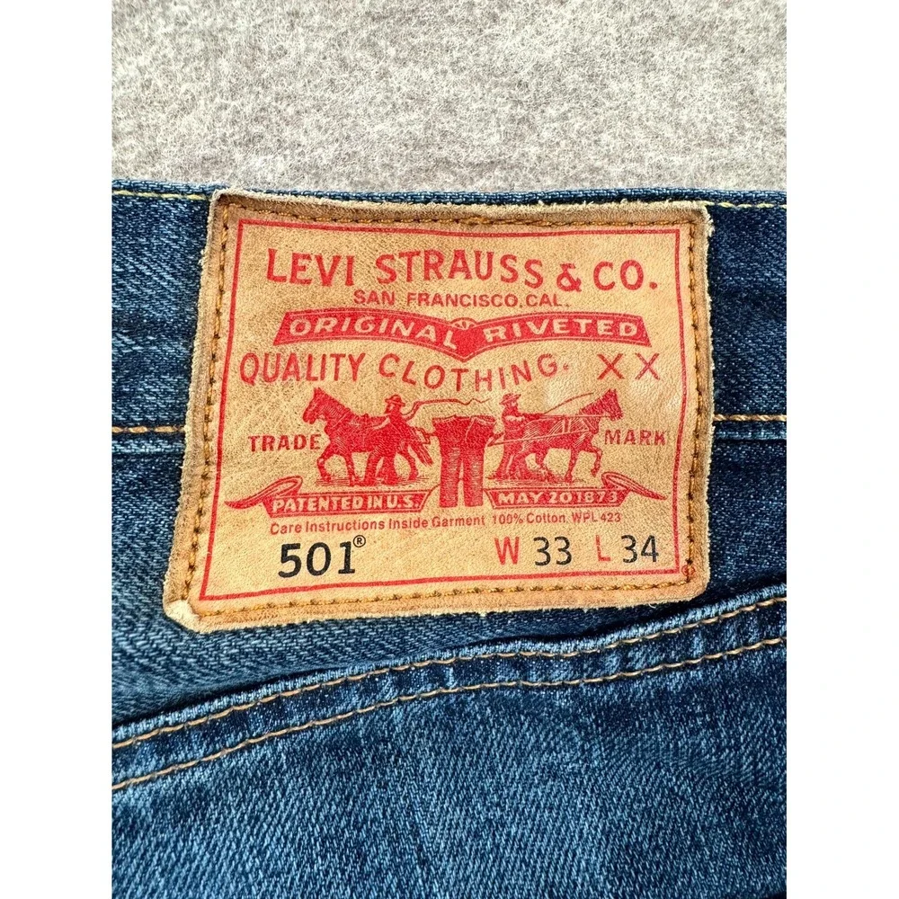 Levi's 501 Original Jeans Men 33x34 Blue Denim Button Fly Straight Leg Whiskered